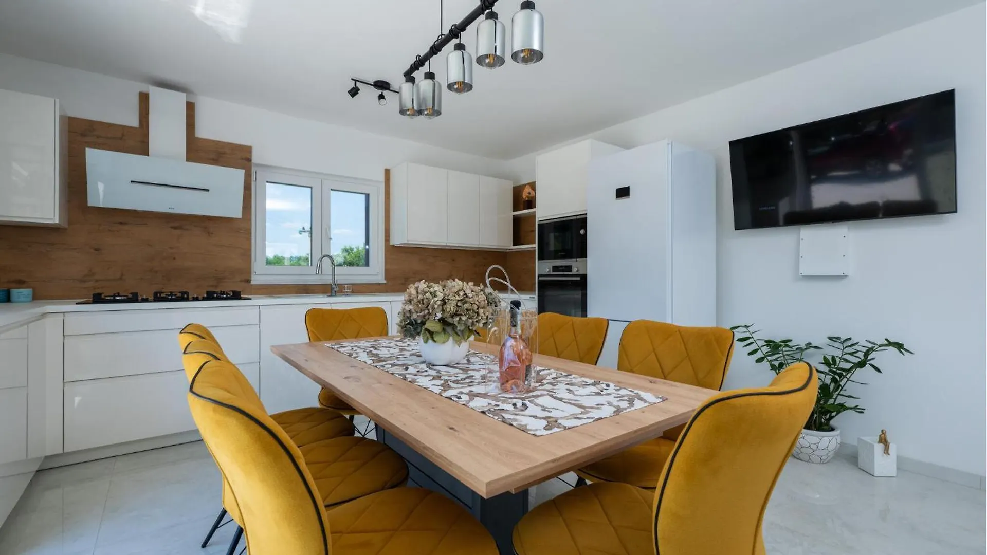 Beautiful Home In Mali Vareski With Wifi קרואטיה